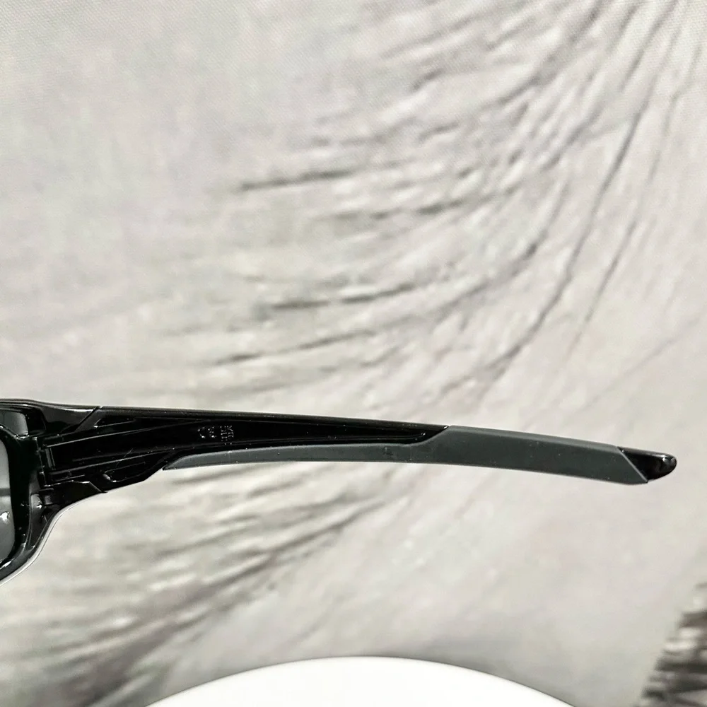 🕶️OAKLEY🕶️ Valve Black Sunglasses